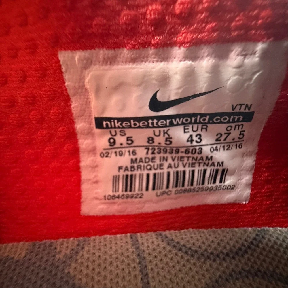 Nike Mens Size 9.5 Ohio State Buckeyes Free Trainer 5.0 V6 Shoes 723939-603
